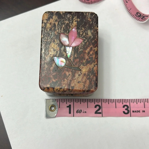 Soapstone Box with Lid Floral Inlay - Picture 7 of 7